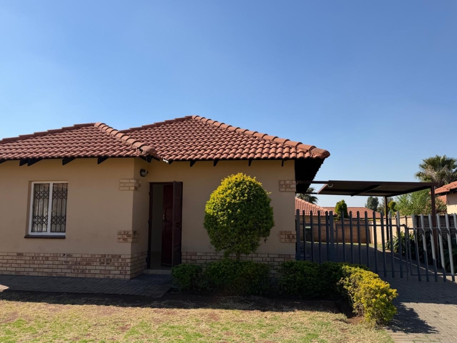 To Let 3 Bedroom Property for Rent in Waterkloof Hill Estate North West
